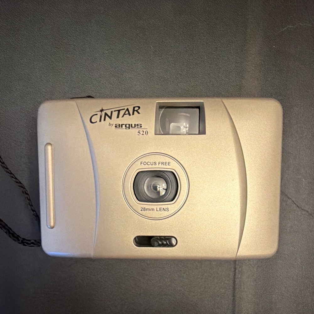 Argus Cintar 520 Silver 35mm Film Point & Shoot Camera Focus-Free 28mm Lens